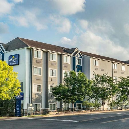 Microtel Inn & Suites By Wyndham Austin Airport Экстерьер фото