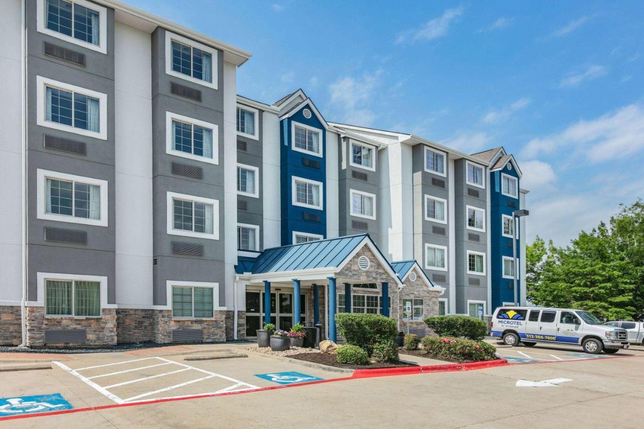 Microtel Inn & Suites By Wyndham Austin Airport Экстерьер фото